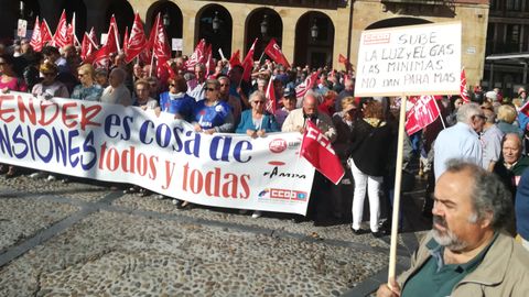 Concentraci�n en defensa de las pensiones p�blicas en Gij�n