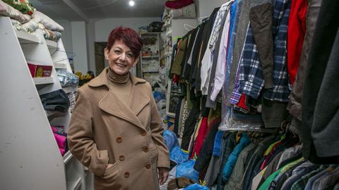 Lourdes Oleida colabora desde hace un lustro con C�ritas boirense, encarg�ndose del ropero