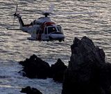 La neblina matinal tambi�n complic� el trabajo de los helic�pteros que peinan la zona.