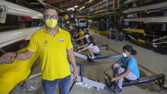 Horta, nas instalaci�n do club adestrando cun grupo de rapazas