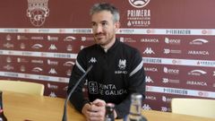 Rubn Domnguez, tcnico del Pontevedra, en rueda de prensa