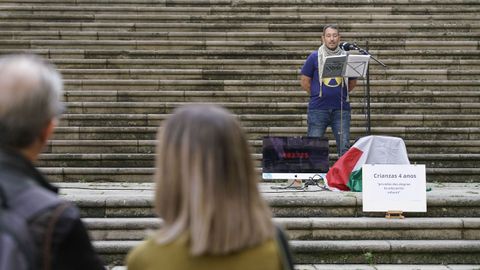Un momento de la lectura de los nombres de menores fallecidos