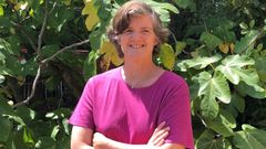 Katia Hueso, cofundadora de la primera escuela al aire libre de Espa�a, Saltamontes, publica �Educar en la naturaleza: mejores personas para un planeta mejor�