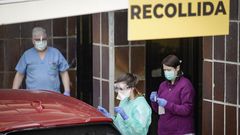 El  CHUO habilit� el sistema para hacer la prueba de coronavirus desde el coche, similar a la de los establecimientos de comida r�pida.