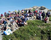 Los excursionistas, durante un descanso en la ruta. 