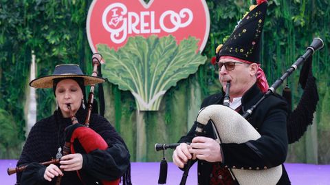 M�sica tradicional ameniz� la Feira do Grelo de As Pontes.