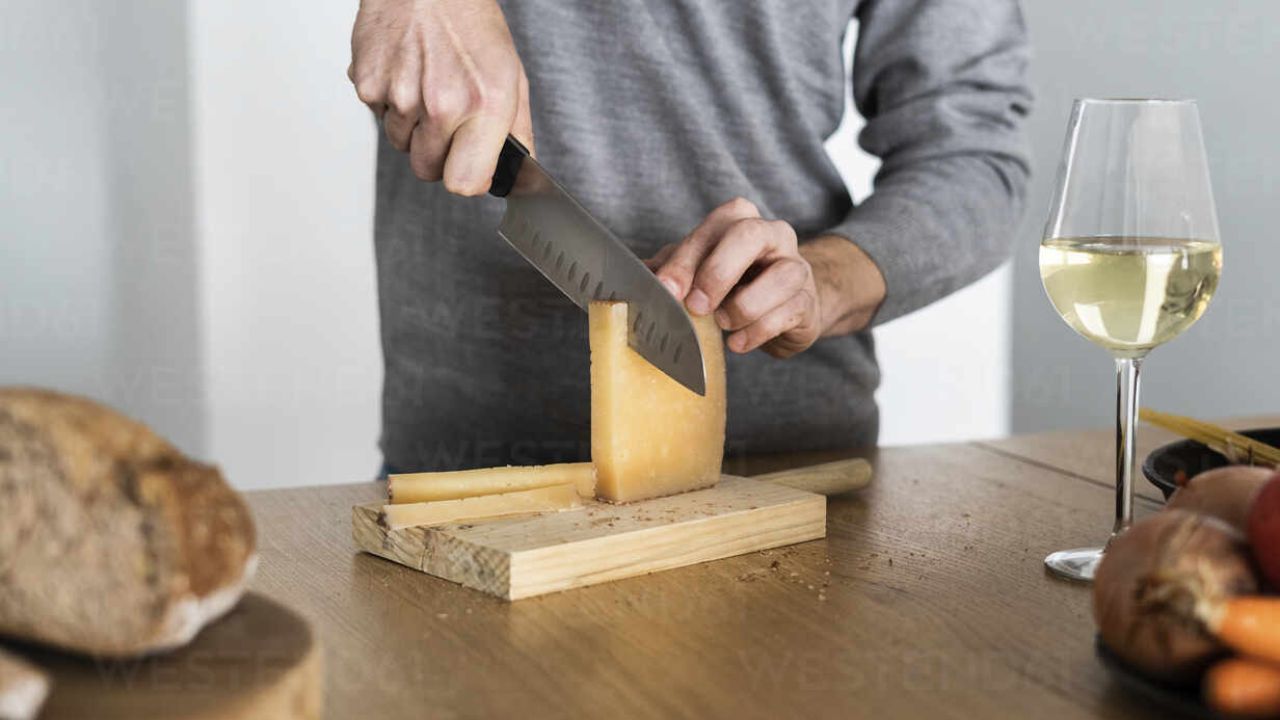 El queso que te asegura el éxito en tus cenas de Navidad: el curado de Flor de Esgueva ahora a mitad de precio