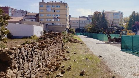 Imagen de la parte del muro cuyo derribo esta a punto de completarse