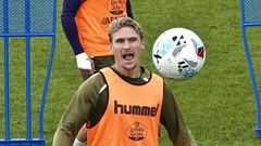 El jugador del Celta Carl Starfelt, en un entrenamiento.