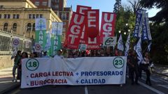 Docentes durante la manifestaci�n en Oviedo