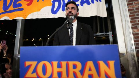 Zohran Mamdani tras ganar las primarias demócratas en Nueva York.