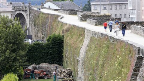 La muralla romana es un reclamo para el turista que visita Lugo