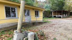 Cruceiro de Forz�ns, Ponte Caldelas, da�ado por un coche