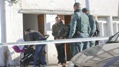 Gran despliegue de la Guardia Civil en Carballo, con dos detenidos