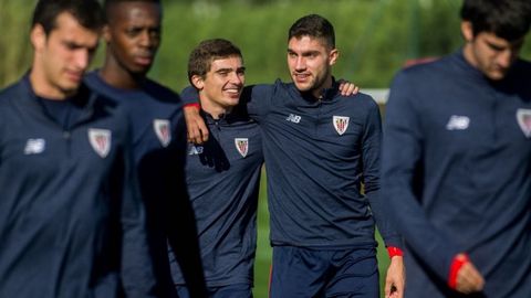 Crdoba y Nez, durante un entrenamiento con el primer equipo del Athletic