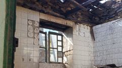 El fuego prendi� en las partes de madera de la estructura de la casa, que lleva tiempo abandonada y en ruinas
