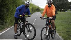 Ellos hacen deporte con la mascarilla puesta