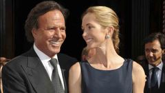 Julio Iglesias y Miranda en una foto de archivo