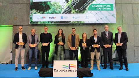 Expertos de distintos pa�ses, entre ellos Soren Skjold (tercero desde la derecha), posan en Expourense