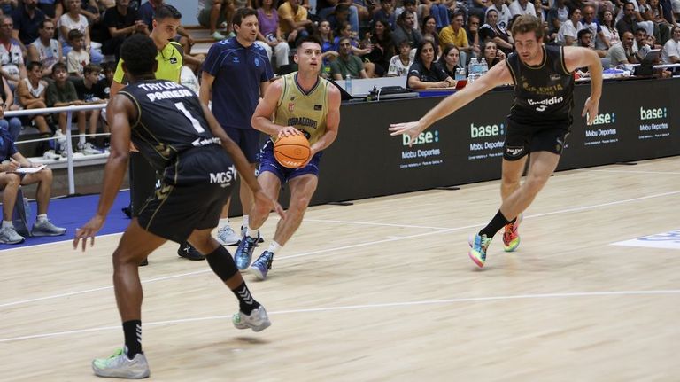 El Obradoiro, en el partido ante el Valencia.