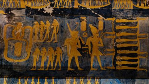 Detalle de los coloridos frescos del techo de la cmara funeraria de la tumba de Ramss IX en Luxor, a orillas del Nilo.