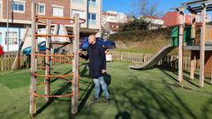 El concejal Iv�n Puentes, en el parque infantil de Pasar�n, en Pontevedra, que va a ser reformado