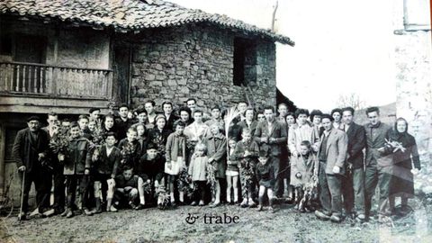 Foto histrica de los habitantes de Pandenes, en Cabranes