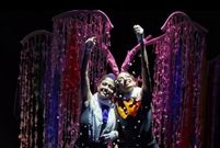 Luc�a de Su�rez y Eva Bedmar, de Tarambana