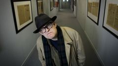 Julian Hern�ndez fotografiado esta semana en uno de los pasillos de la redacci�n de La Voz.