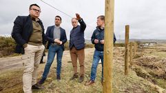 El conselleiro de Medio Rural, Jos� Gonz�lez, visit� ayer el pastizal de Xesta