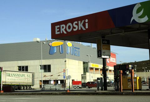 El centro comercial Deza seguir� funcionando con normalidad hasta el paso efectivo a Carrefour. 