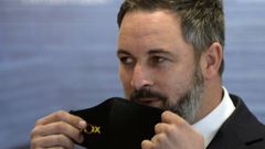 Santiago Abascal, esta ma�ana a su llegada al debate de investidura de Ma�ueco