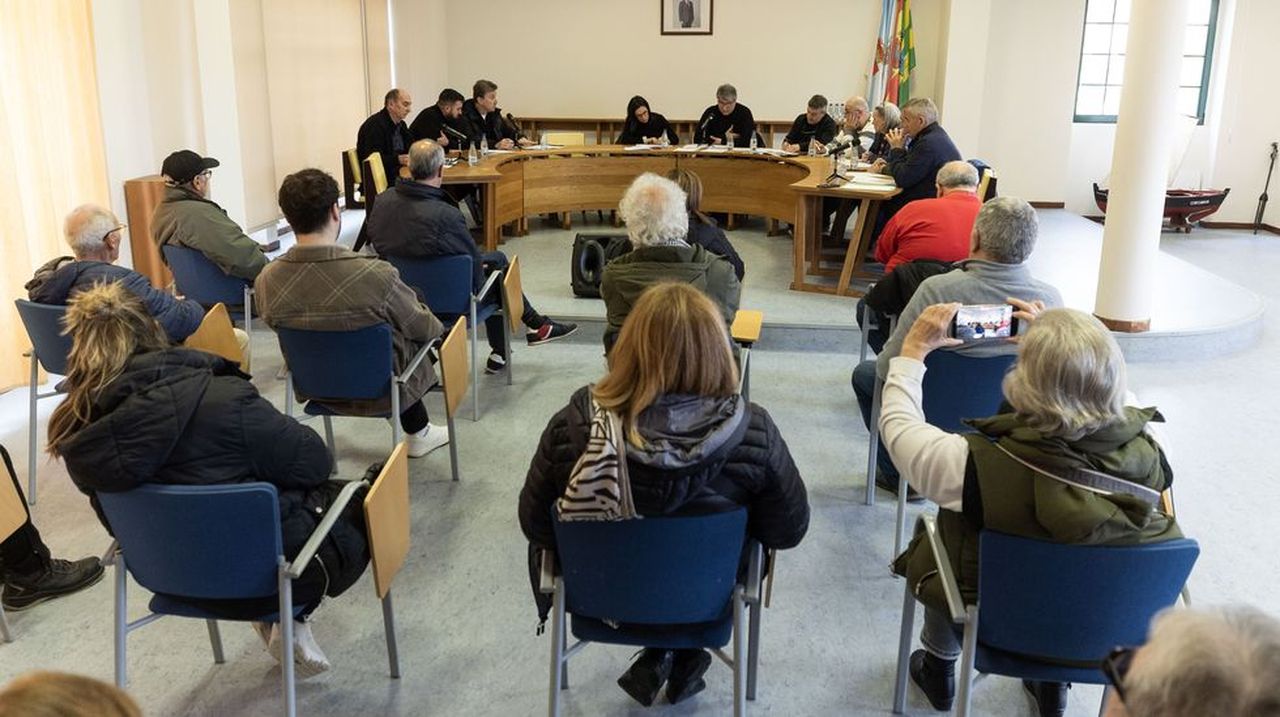 El gobierno local de Corcubión ya tiene borrador de los cambios en la ordenanza de tráfico