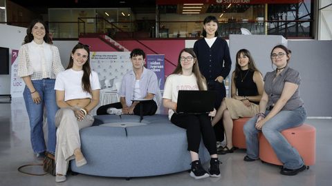 Marta, Eva, Marcos, L�a, Eva, Zaira y Lluna estudian, cada uno, Paisaxe, RR.II, Intelixencia Artificial, Enxe�ar�a de Datos, Nanotecnolox�a, Xesti�n de Moda, y Creaci�n de Videoxogos.