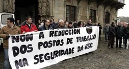 Trabajadores del servicio protestaron por la reducci�n. 