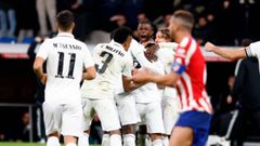 Real Madrid - Atl�tico.Los jugadores del Real Madrid celebran un gol ante el Atl�tico