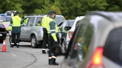 Imagen de un control de alcoholemia en una carretera de Lugo.