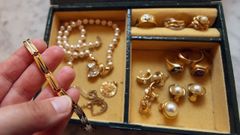Las joyas robadas acabaron en un establecimiento de compraventa de oro en Ribeira