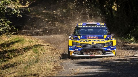 Jos� Antonio Su�rez �Cohete� y su copiloto Alberto Iglesias con el Skoda Fabia R5 en el pasado Rallye de Ferrol.