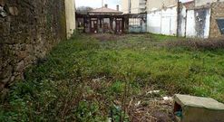 Este c�ntrico solar permitir� habilitar una nueva zona de paso as� como espacio ajardinado en A Bandeira.