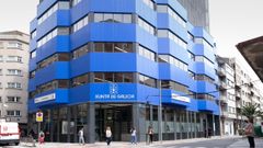 El edificio de la Xunta en Benito Corbal, en Pontevedra, tiene dos plantas con locales cuyo uso se cede a asociaciones de todo tipo
