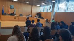Un momento de la vista, que se celebr� con alumnos de la ESO del colegio La Pur�sima entre el p�blico
