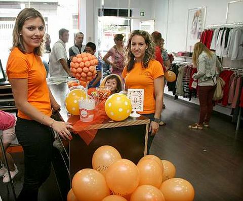 Una nueva tienda de ropa infantil abri� en Monforte.