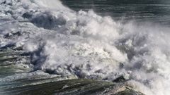 Oleaje en la playa de San Xurxo, en Ferrol