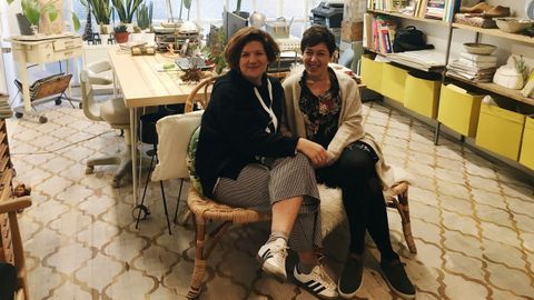 Ana y Patricia del Taller & Co, en la calle de In�s de Castro