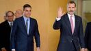 El Rey estrecha la mano a Torra a su llegada al Mobile
