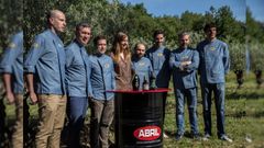 Elena P�rez Canal, de Aceites Abril, con cocineros ourensanos