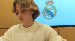 El canterano del Celta Mateo Quintana, formalizando su vinculaci�n con el Real Madrid.