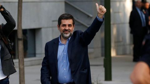 10. JORDI S�NCHEZ. Exl�der de la Asamblea Nacional Catalana (ANC) y excandidato a la Presidencia de la Generalitat. 17 a�os de prisi�n por rebeli�n y otros tantos de inhabilitaci�n absoluta. La Abogac�a del Estado pide 8 a�os de c�rcel por un delito de sedici�n.