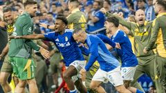 Jugadores del Real Oviedo celebran el ascenso a Primera Divisin
